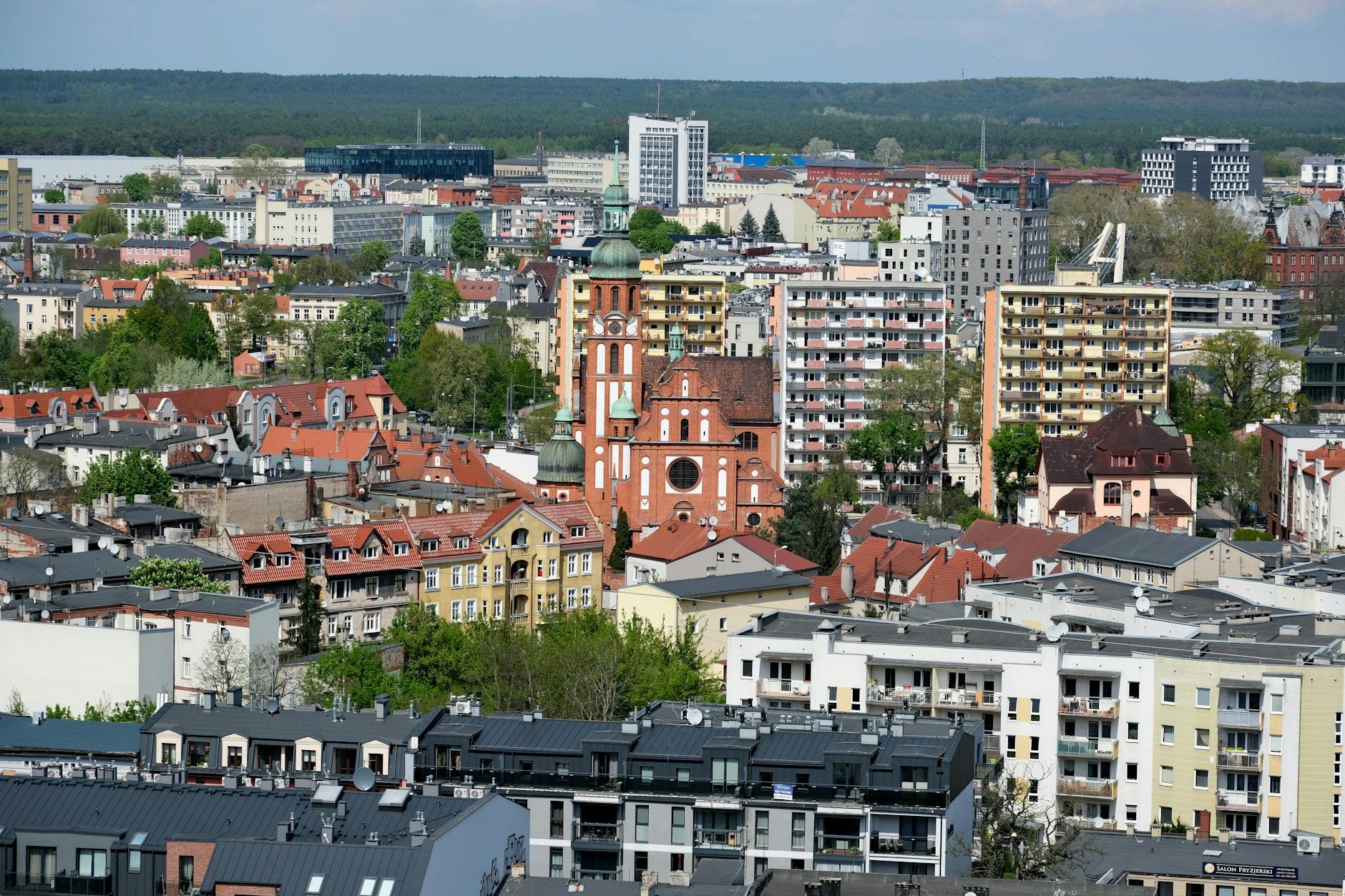 Grafika symbolizująca integrację i zabawę, nawiązująca do Dnia Nowego Mieszkańca w Sochaczewie i Dnia Dziecka w Teresinie.